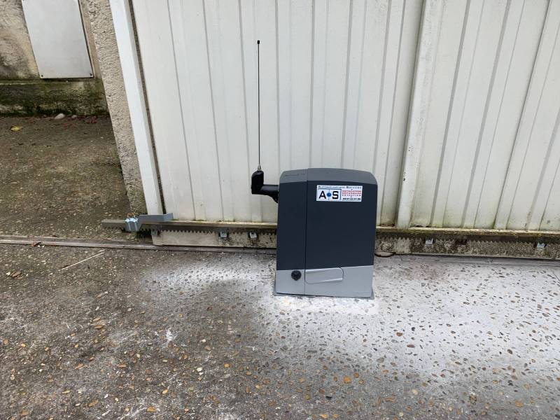 Réparation d'un portail coulissant Came pour un garage à Montpellier