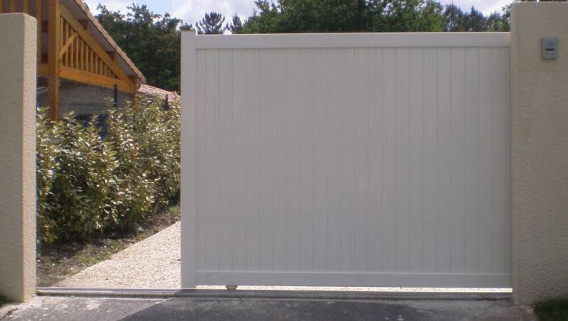 Entreprise spécialisée dans l'installation de portail électrique pour maison individuelle sur Montpellier dans l'Hérault