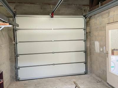 Spécialiste en réparation de portes de garage sectionnelles à Grabels